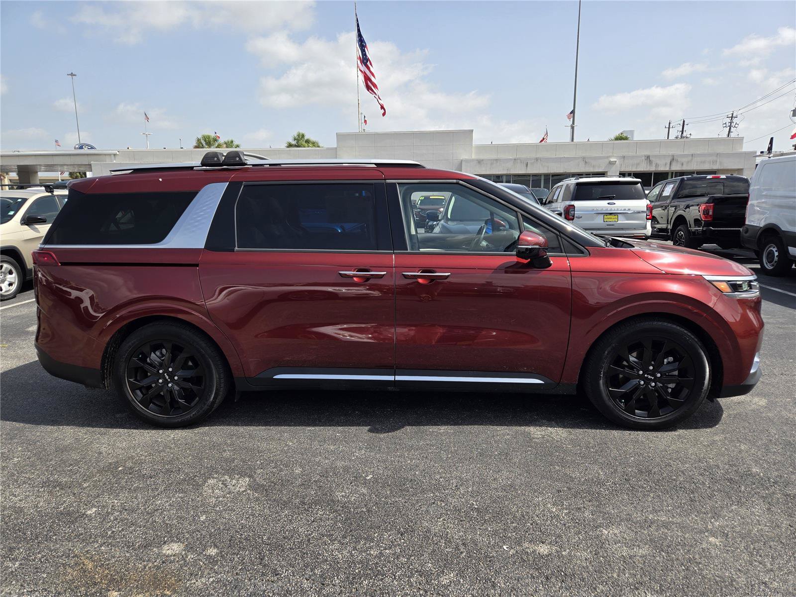 Used 2022 Kia Carnival SX Prestige FWD image 5
