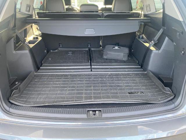 Used 2024 Volkswagen Atlas SEL Premium R-Line image 32