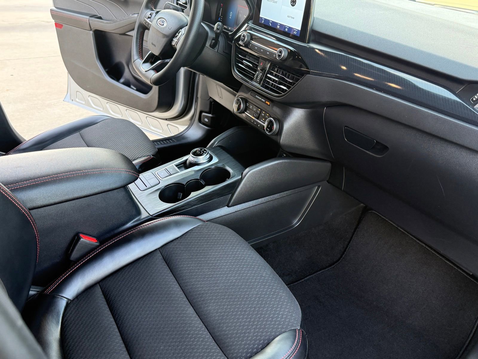 Certified 2024 Ford Escape ST-Line w/ Cold Weather Package image 17