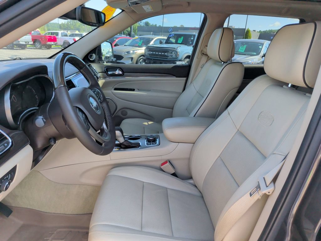 Used 2020 Jeep Grand Cherokee Overland AWD/4WD image 4
