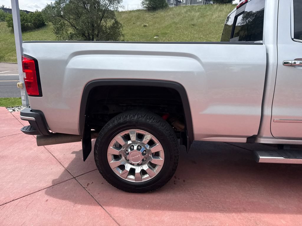 Used 2019 GMC Sierra 2500 Denali w/ Duramax Plus Package AWD/4WD image 30