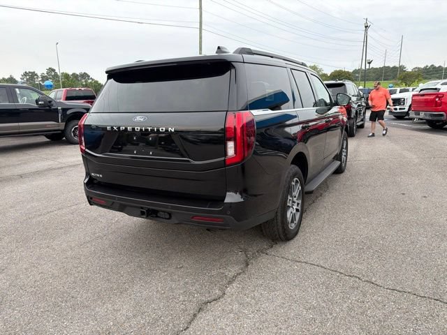 Certified 2025 Ford Expedition Active AWD/4WD image 26