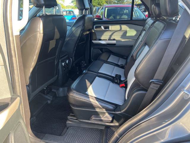 Certified 2022 Ford Explorer XLT w/ Equipment Group 202A image 21