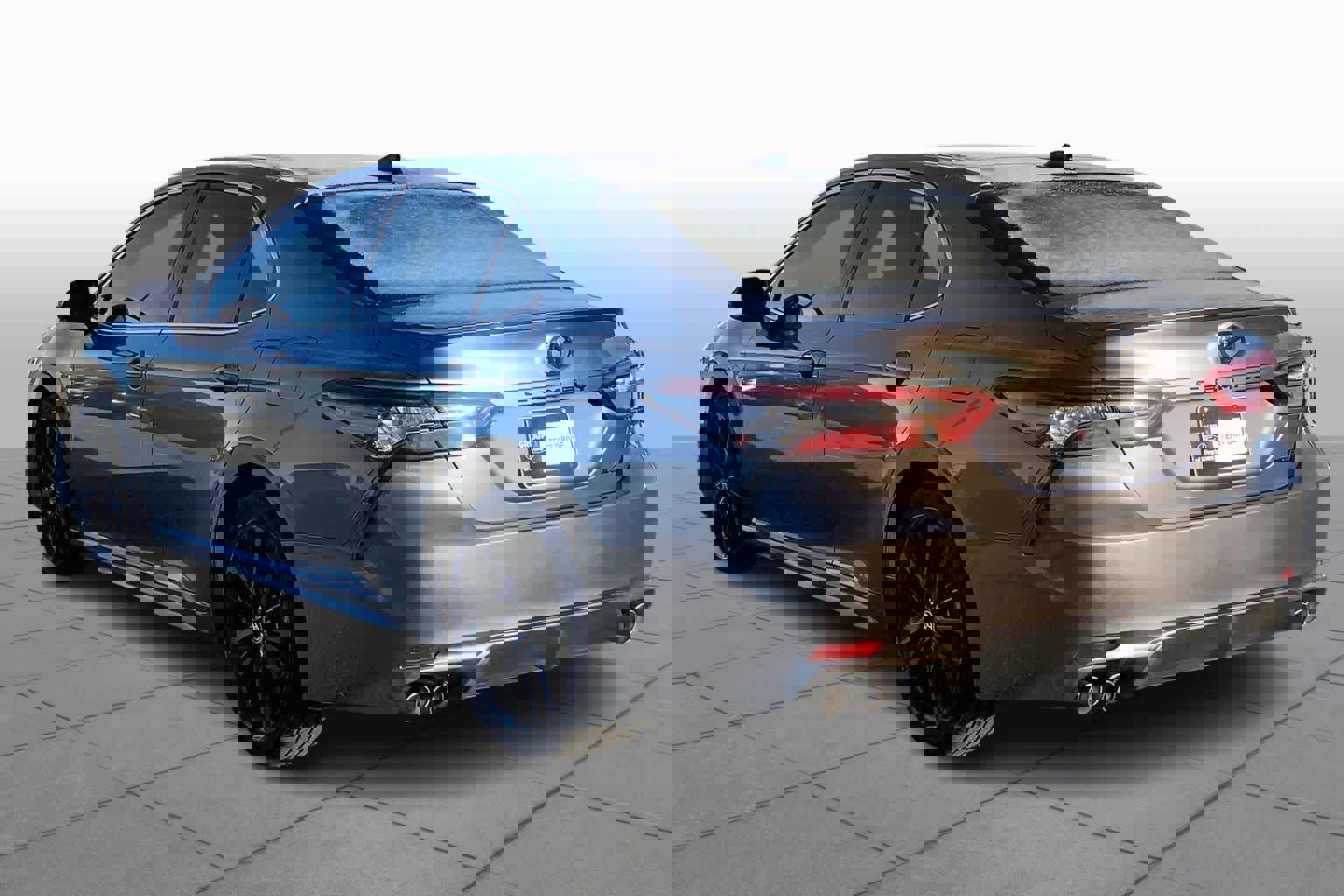 Used 2023 Toyota Camry XSE image 4