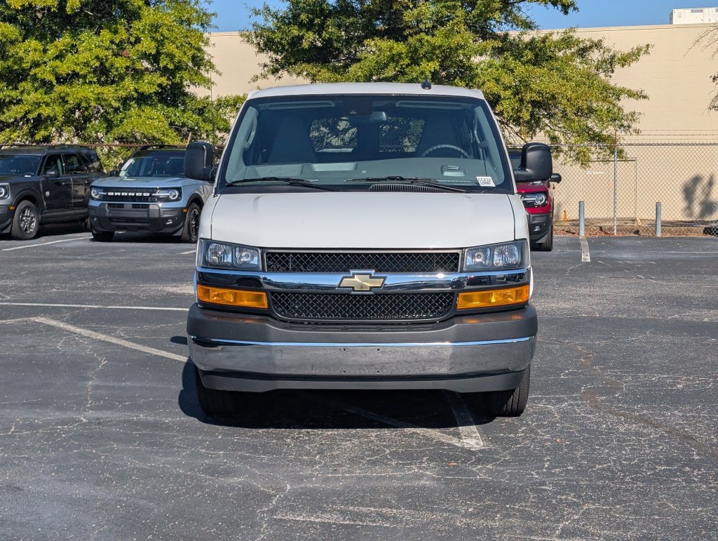 Used 2025 Chevrolet Express 3500 LT w/ LT Preferred Equipment Group RWD image 7
