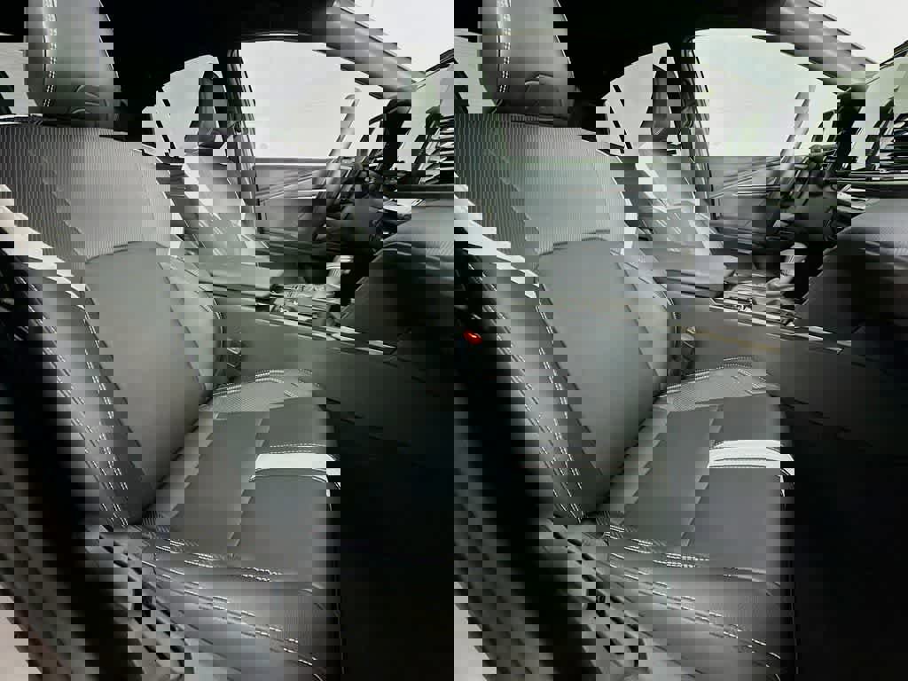 Used 2025 Toyota Camry SE image 15