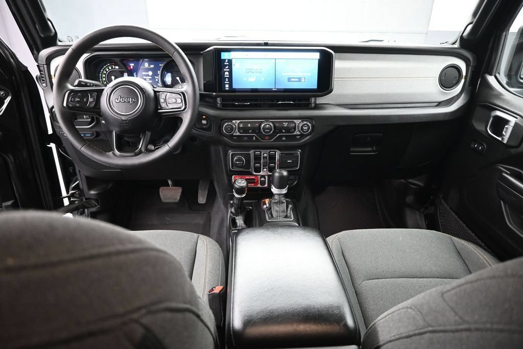 Used 2024 Jeep Wrangler Unlimited AWD/4WD image 20