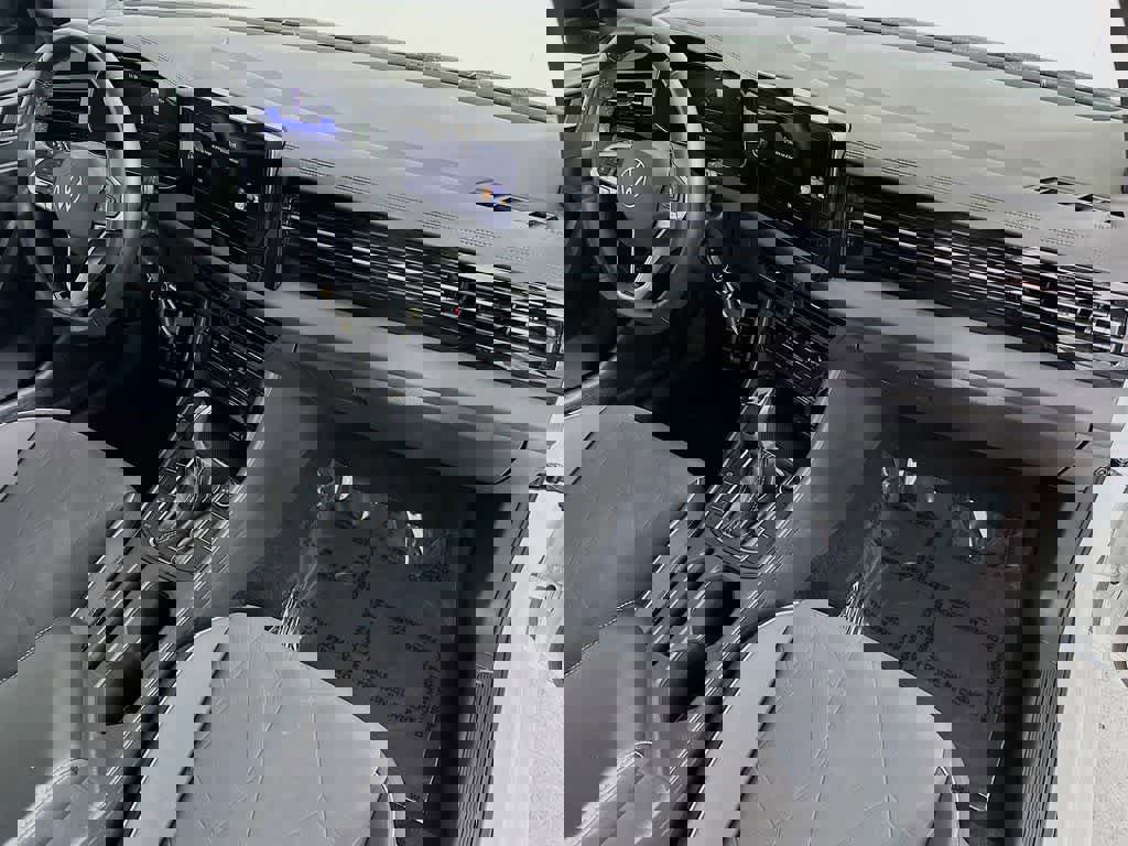 Used 2025 Volkswagen Jetta Sport image 29