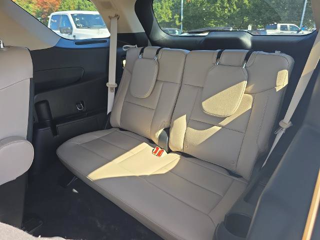 Certified 2023 Ford Explorer Limited w/ Limited Technology Package AWD/4WD image 17