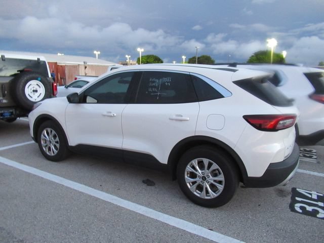 Certified 2023 Ford Escape Active w/ Tech Pack #1 FWD image 3