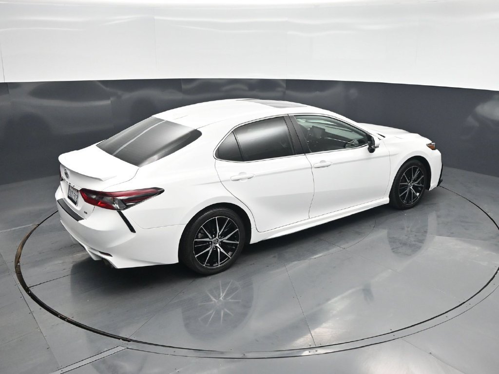 Used 2023 Toyota Camry SE w/ Cold Weather Package FWD image 35