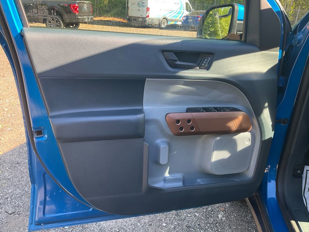 Certified 2022 Ford Maverick Lariat FWD image 17