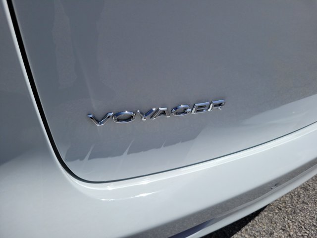 Used 2024 Chrysler Voyager LX FWD image 9
