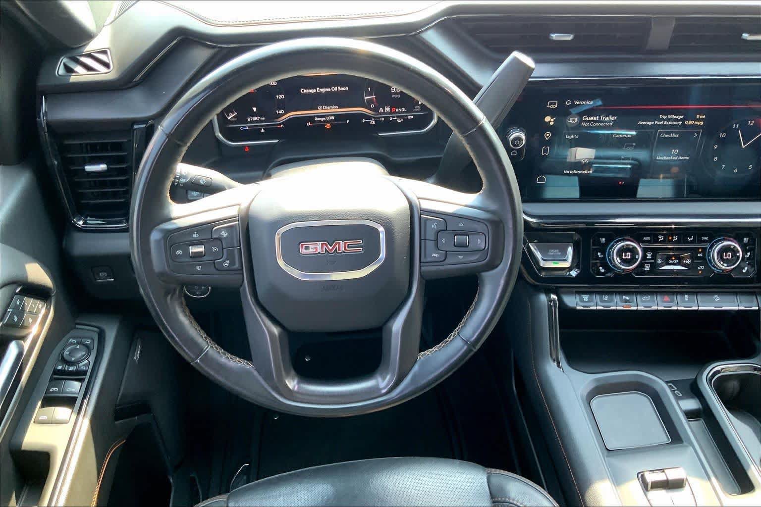 Used 2024 GMC Sierra 2500 AT4 w/ Technology Package AWD/4WD image 6