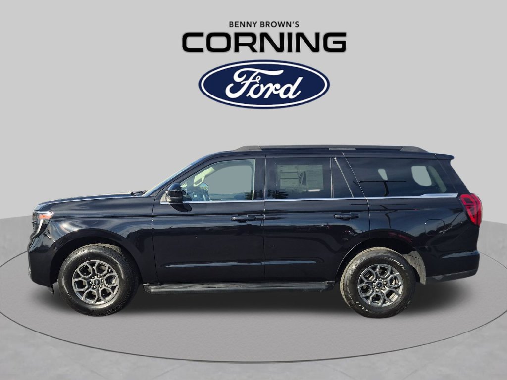 Certified 2025 Ford Expedition Active AWD/4WD image 2