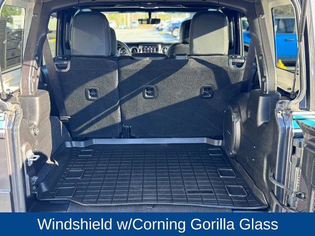 Used 2022 Jeep Wrangler Unlimited Sahara w/ Cold Weather Group image 8