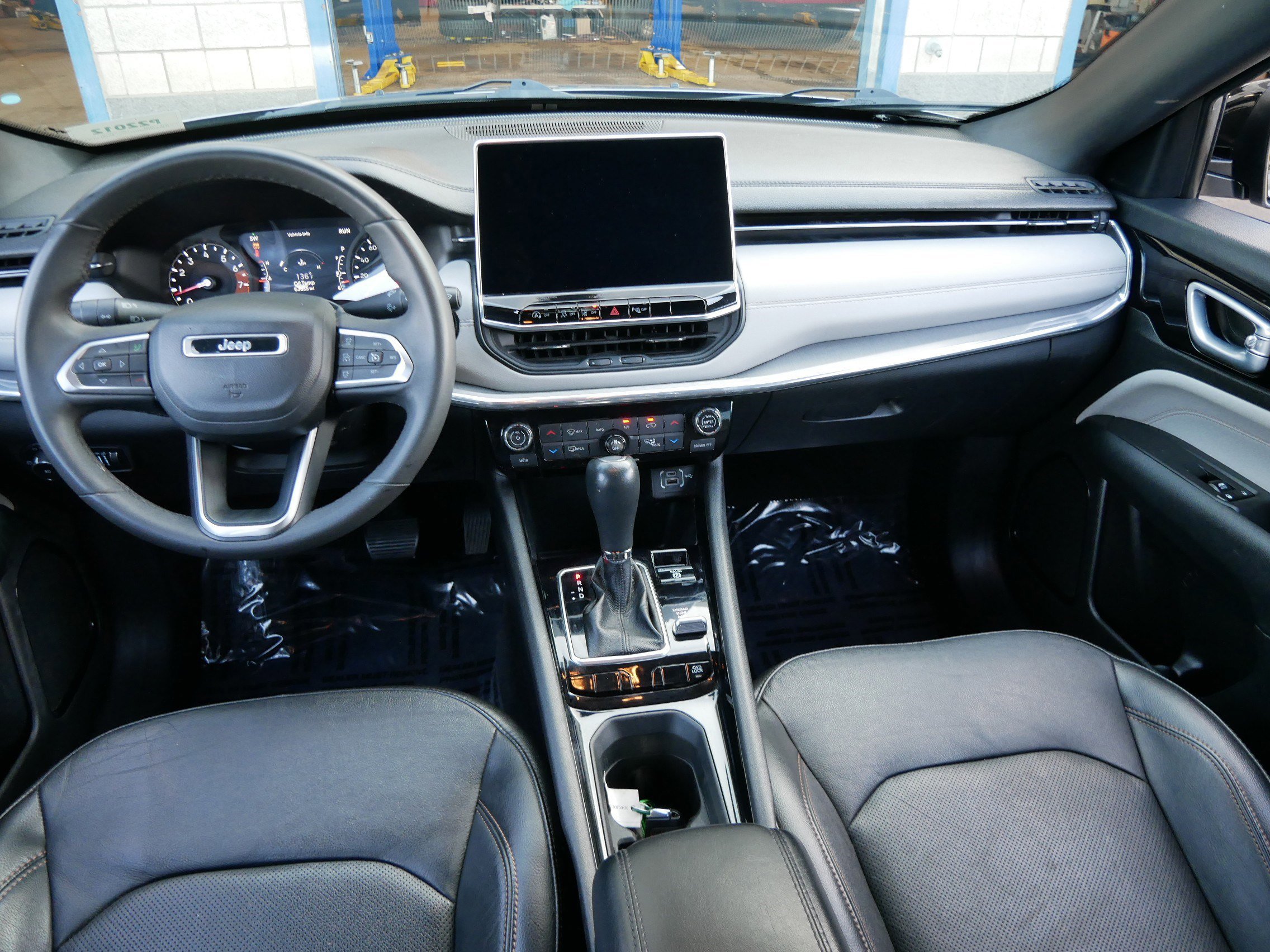 Used 2023 Jeep Compass Limited image 10