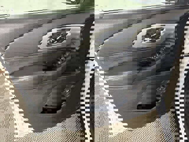 Used 2018 Chevrolet Traverse LT image 16