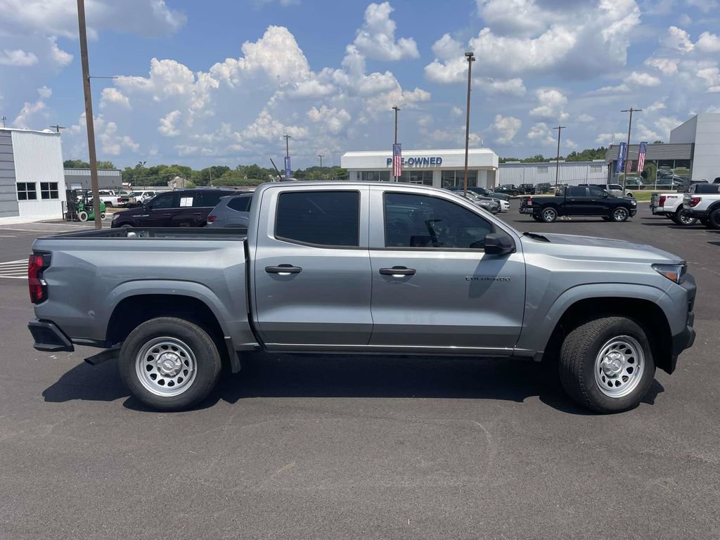 Used 2024 Chevrolet Colorado W/T RWD image 2