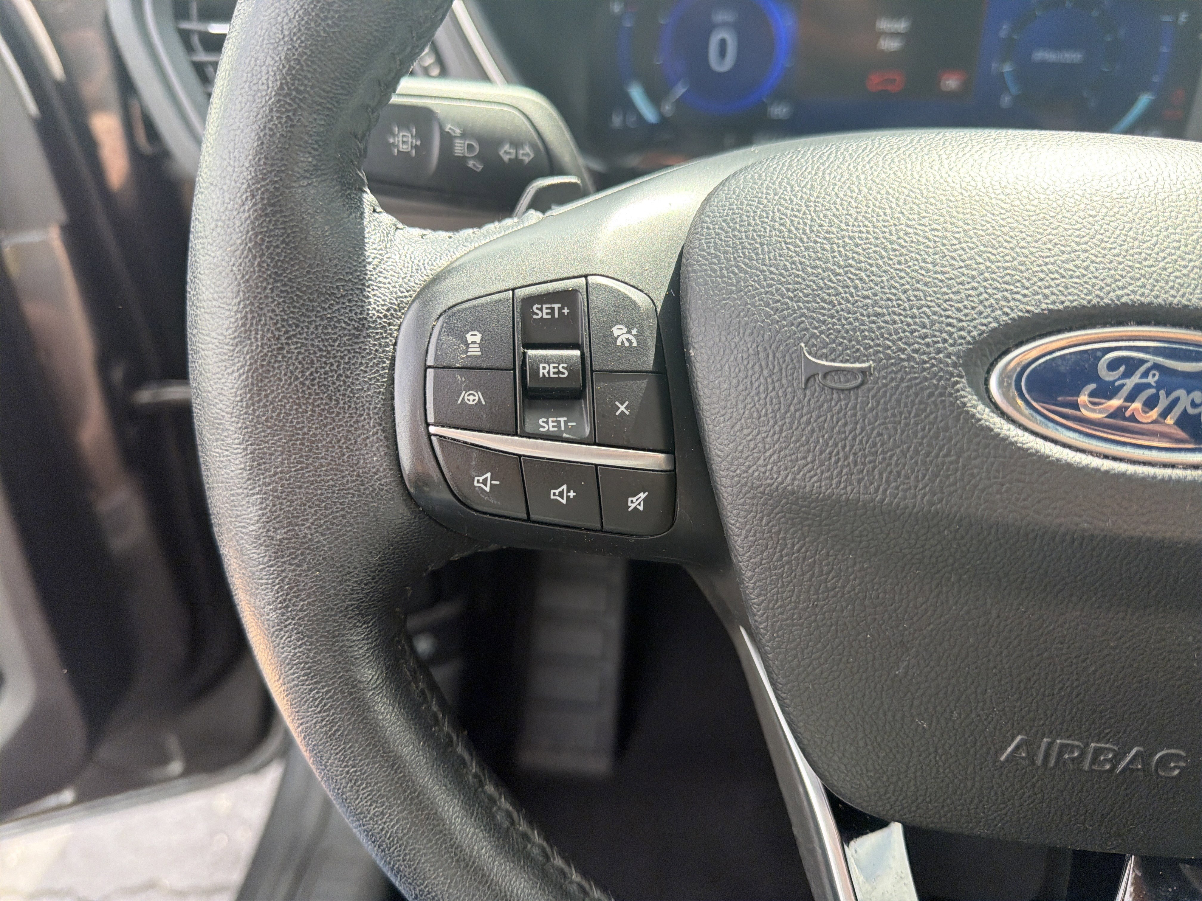 Certified 2020 Ford Escape Titanium AWD/4WD image 33