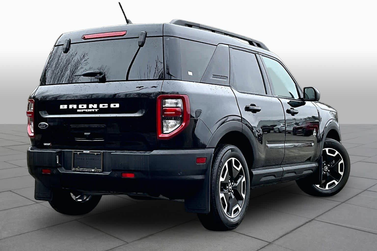 Certified 2023 Ford Bronco Sport Outer Banks w/ Tech Package AWD/4WD image 13