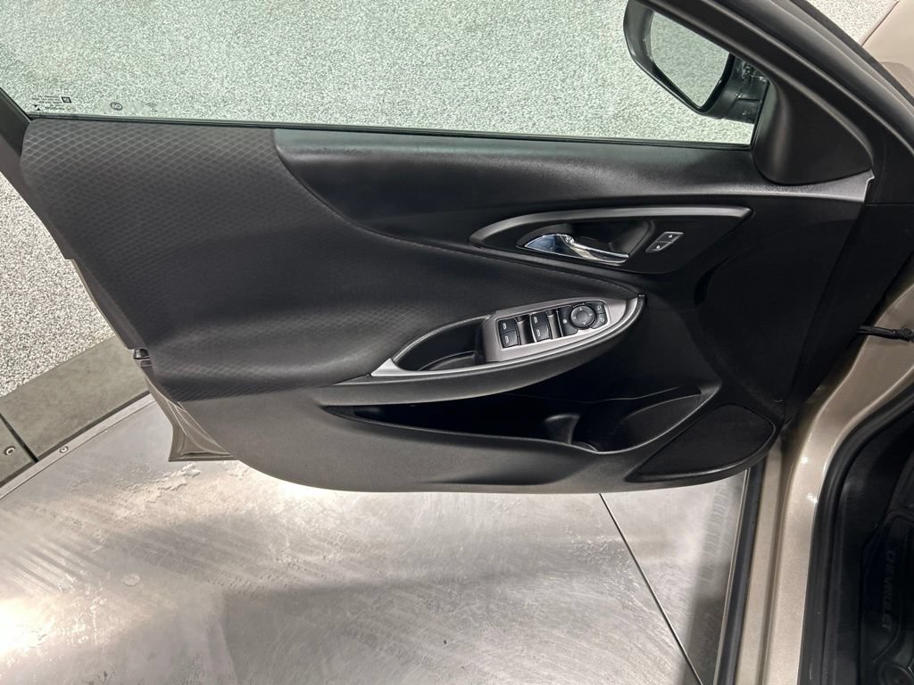 Used 2022 Chevrolet Malibu LS w/ LPO, Convenience Package 2 FWD image 15