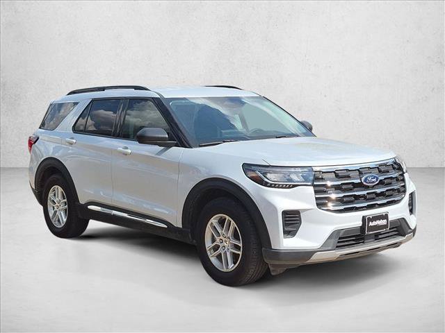 Certified 2025 Ford Explorer Active RWD image 3
