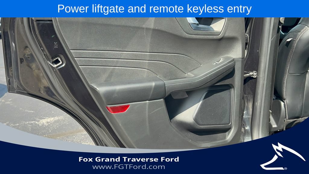 Certified 2025 Ford Escape ST-Line Select AWD/4WD image 31