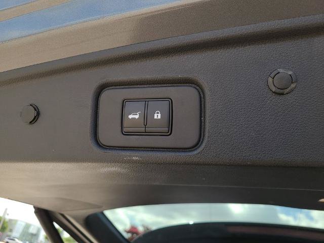 Used 2025 Nissan Pathfinder SV FWD image 15