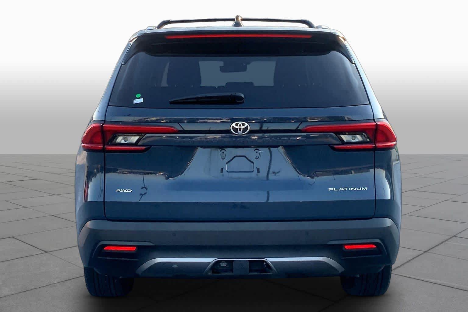 Used 2024 Toyota Grand Highlander AWD image 5