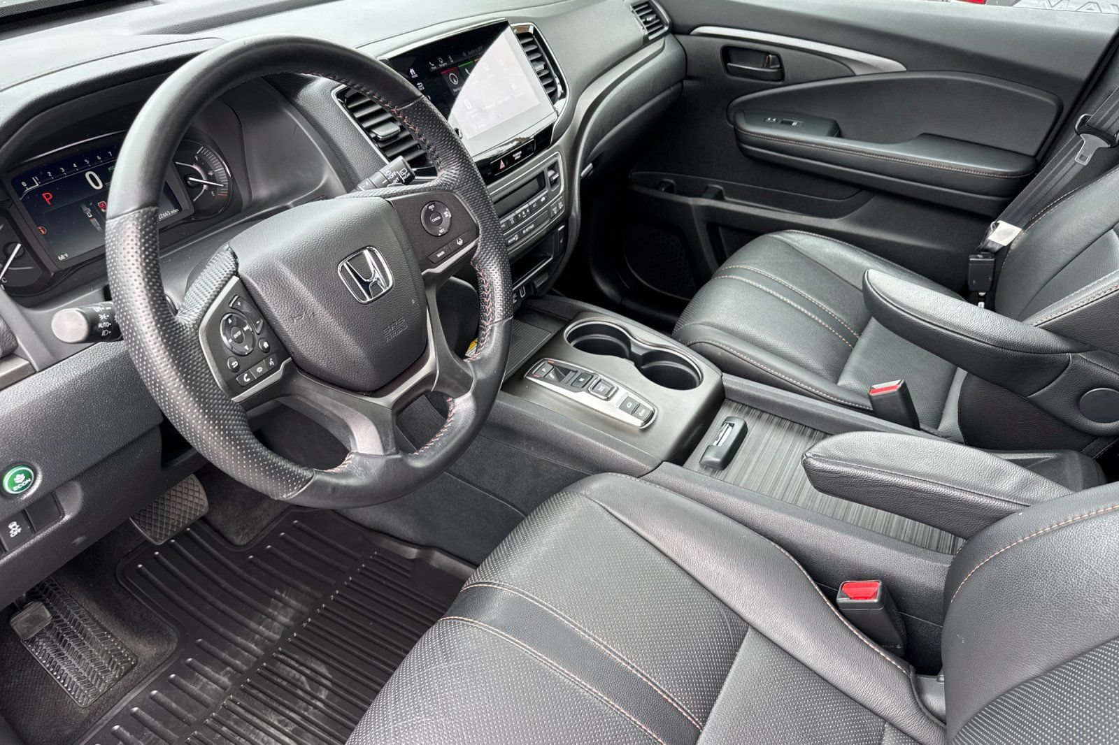 Used 2023 Honda Passport TrailSport image 3