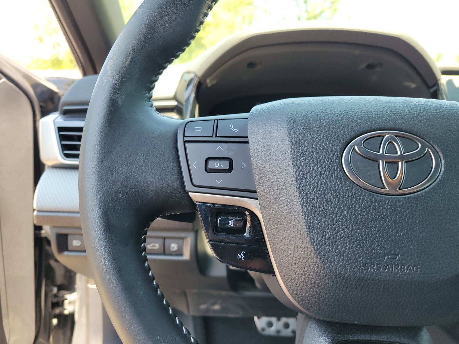 Used 2025 Toyota Camry SE image 28