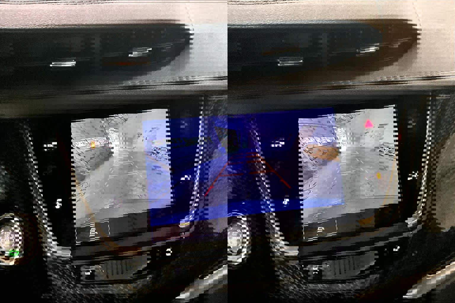 Used 2025 Cadillac XT6 Premium Luxury image 29