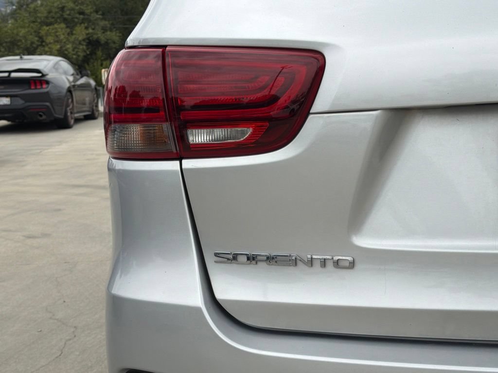 Used 2020 Kia Sorento LX FWD image 14