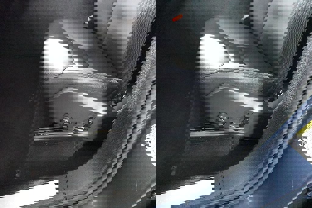 Used 2023 Volvo XC60 B5 Core image 10