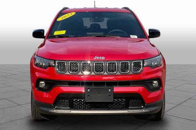 Used 2023 Jeep Compass Latitude w/ Convenience Group AWD/4WD image 4