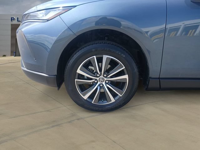 Used 2024 Toyota Venza LE AWD/4WD image 14