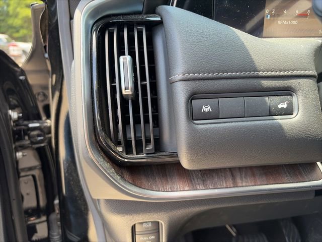 Used 2025 Nissan Armada Platinum AWD/4WD image 31