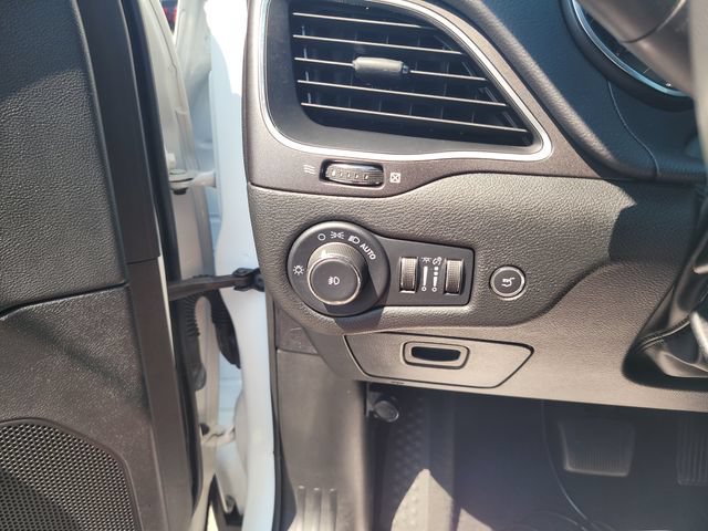 Used 2022 Jeep Cherokee Trailhawk w/ Sound & Nav Group AWD/4WD image 17