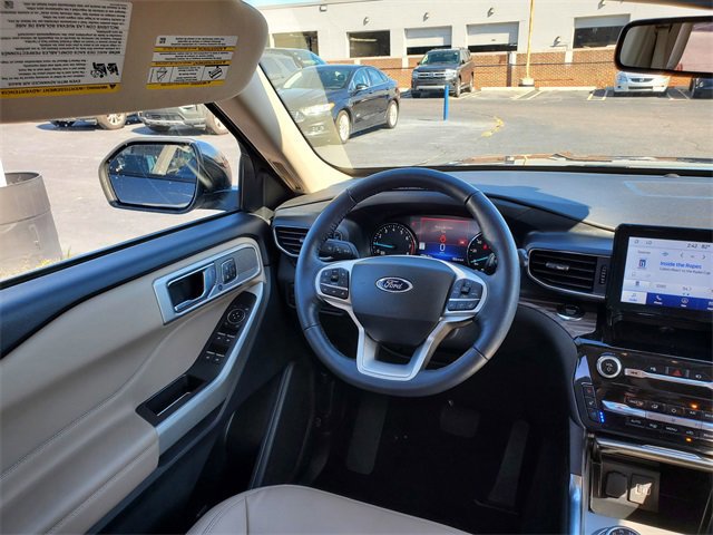 Certified 2022 Ford Explorer Limited w/ Equipment Group 301A image 9