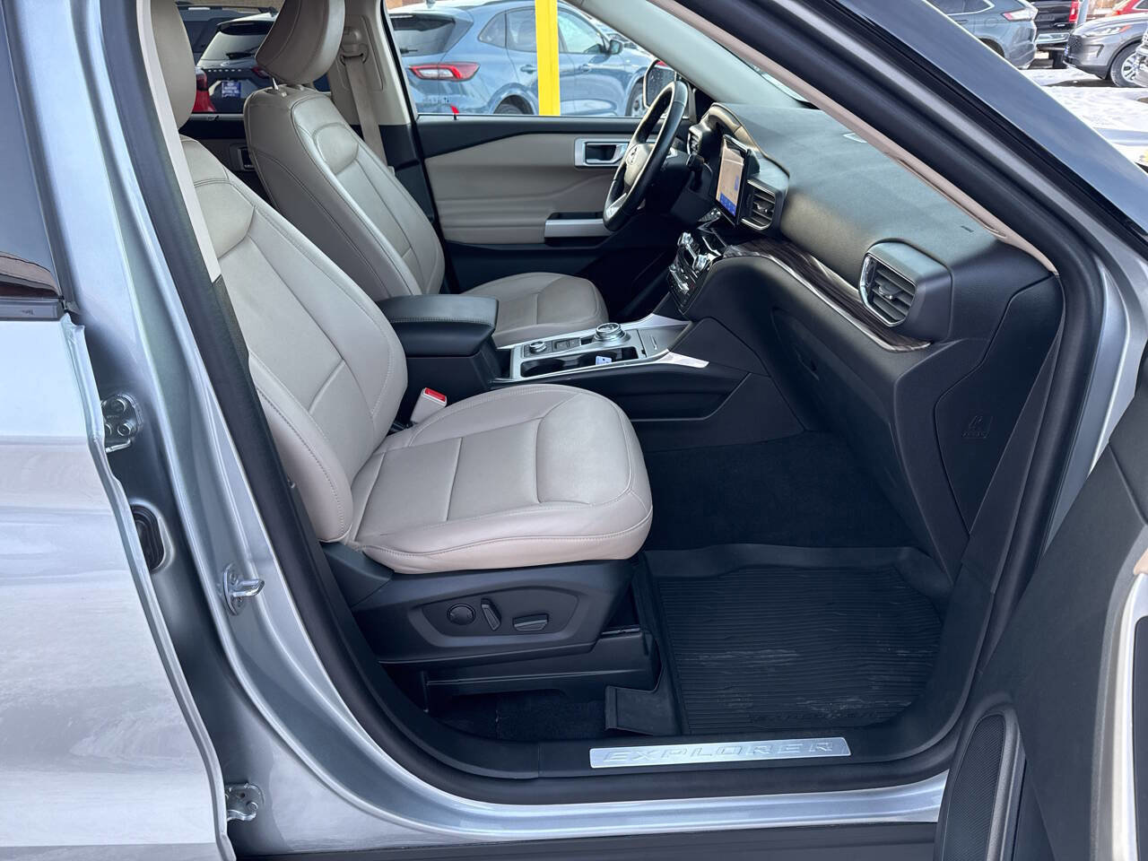 Certified 2023 Ford Explorer Limited w/ Equipment Group 301A image 26