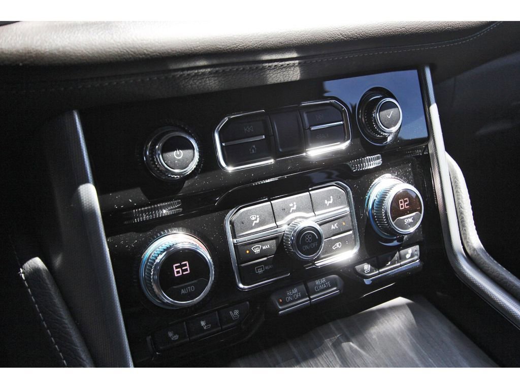 Used 2021 GMC Yukon XL Denali w/ Denali Premium Package image 24