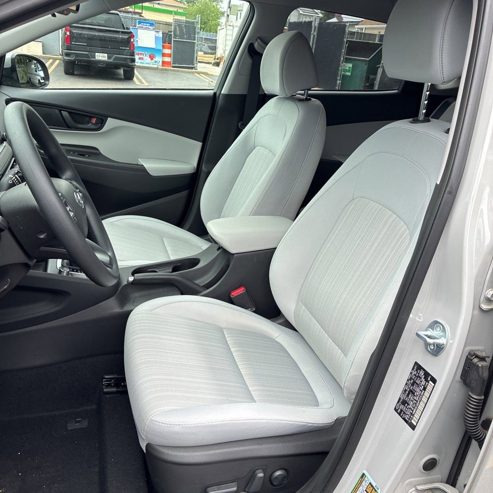 Used 2023 Hyundai Kona SEL AWD/4WD image 9