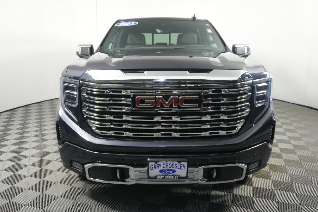 Used 2023 GMC Sierra 1500 Denali w/ Technology Package AWD/4WD image 8