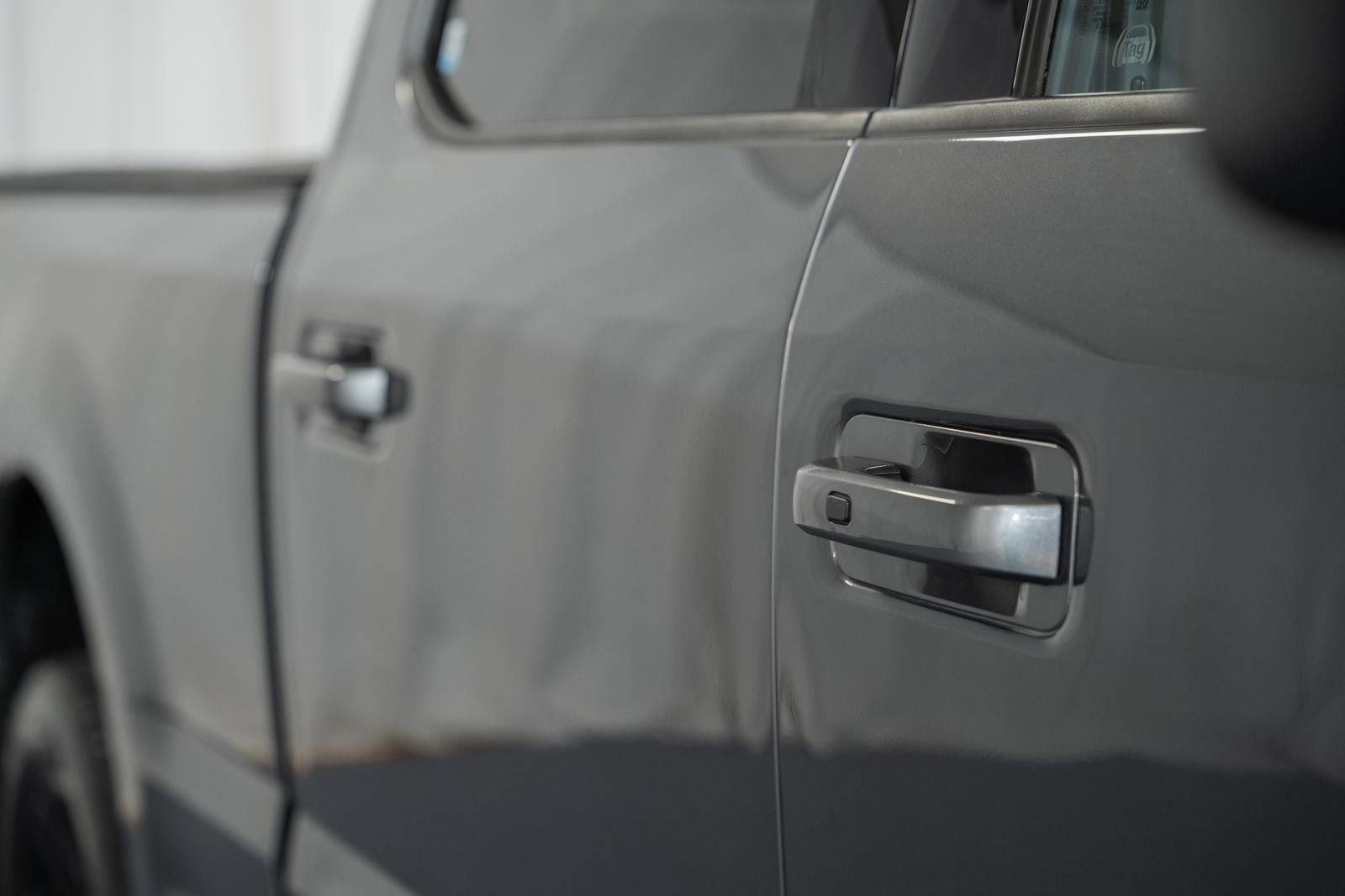 Certified 2022 Ford F250 Lariat w/ Black Appearance Package AWD/4WD image 15