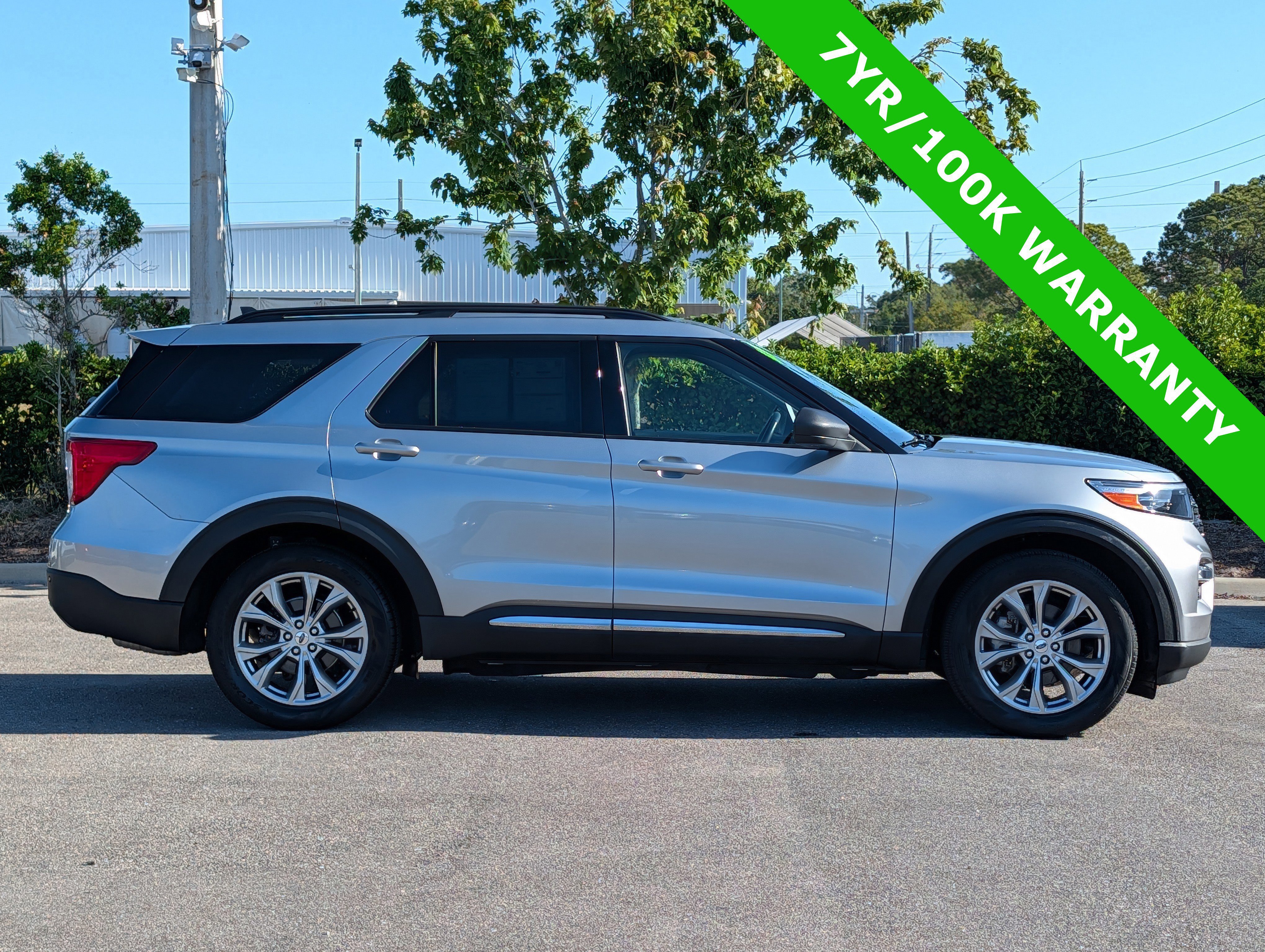 Certified 2023 Ford Explorer XLT w/ Equipment Group 202A RWD image 6