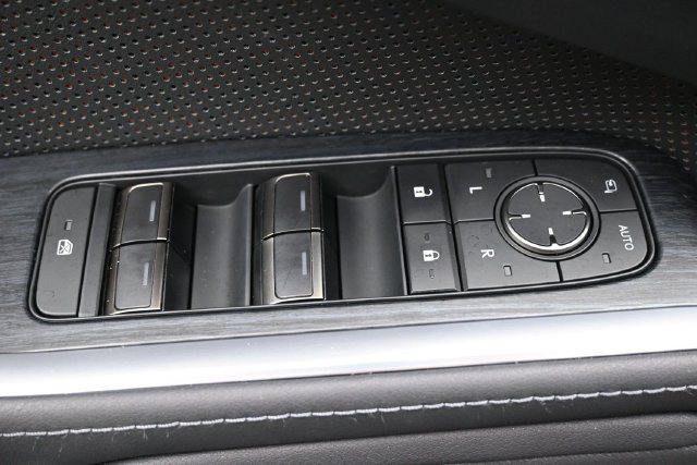 Used 2025 Lexus GX 550 w/ Accessory Package (2T) AWD/4WD image 14