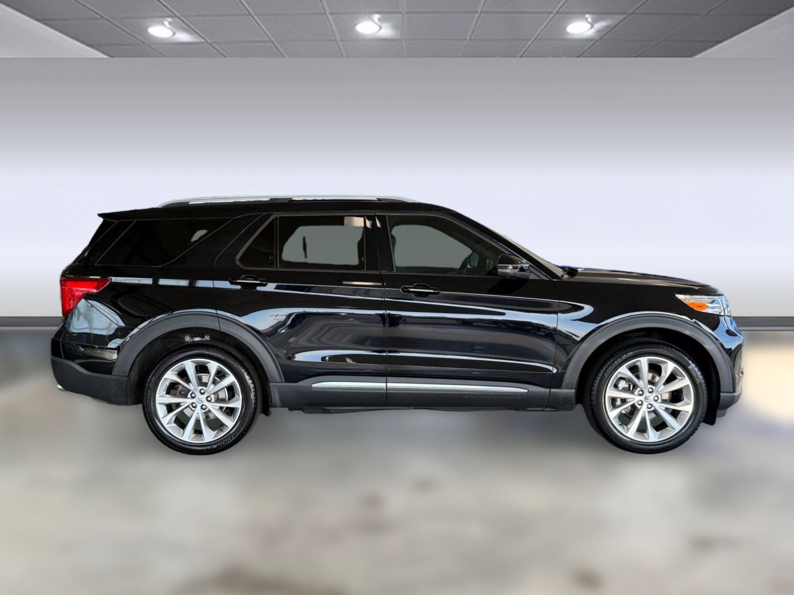 Certified 2022 Ford Explorer Platinum w/ Equipment Group 601A AWD/4WD image 8