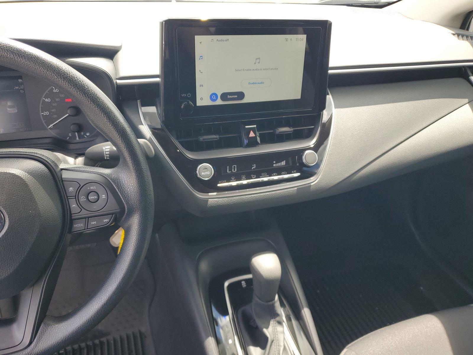 Used 2025 Toyota Corolla LE FWD image 22