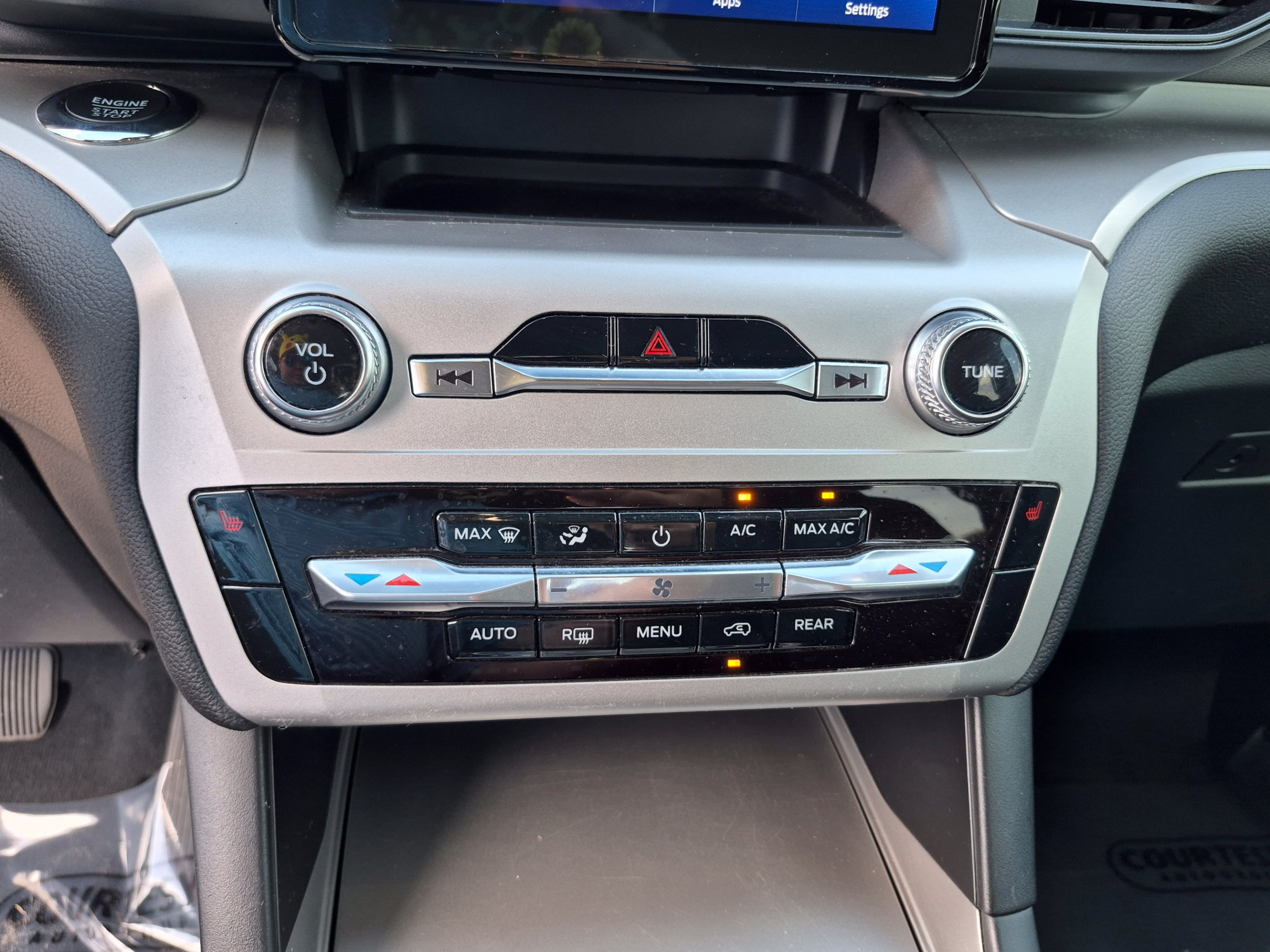 Certified 2022 Ford Explorer XLT RWD image 26